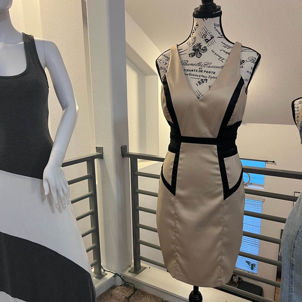 XOXO Sleeveless Bodycon Gold Dress w/ Black Accents Size 7 | 8 | Med